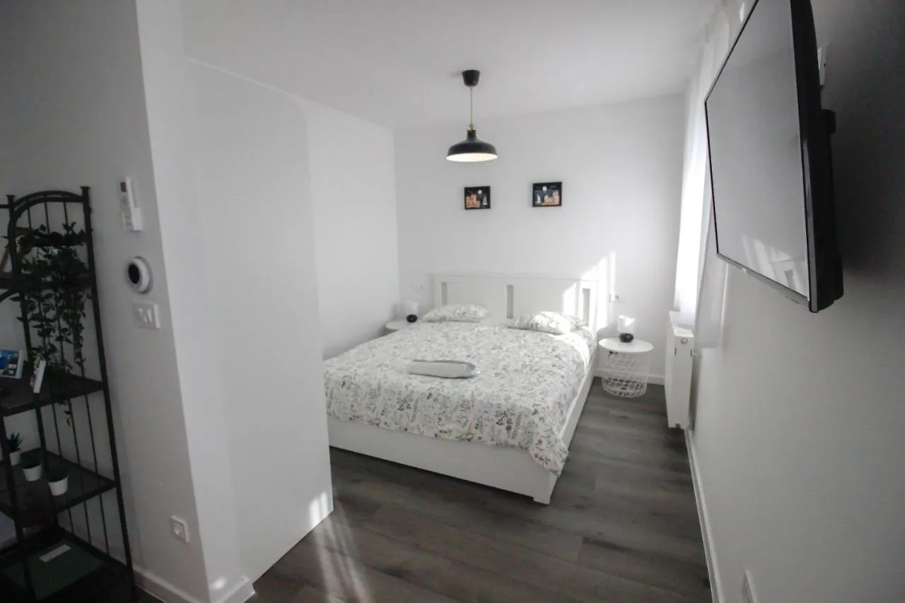 Studio Apartments N&D Omisalj 0*,  Croatia