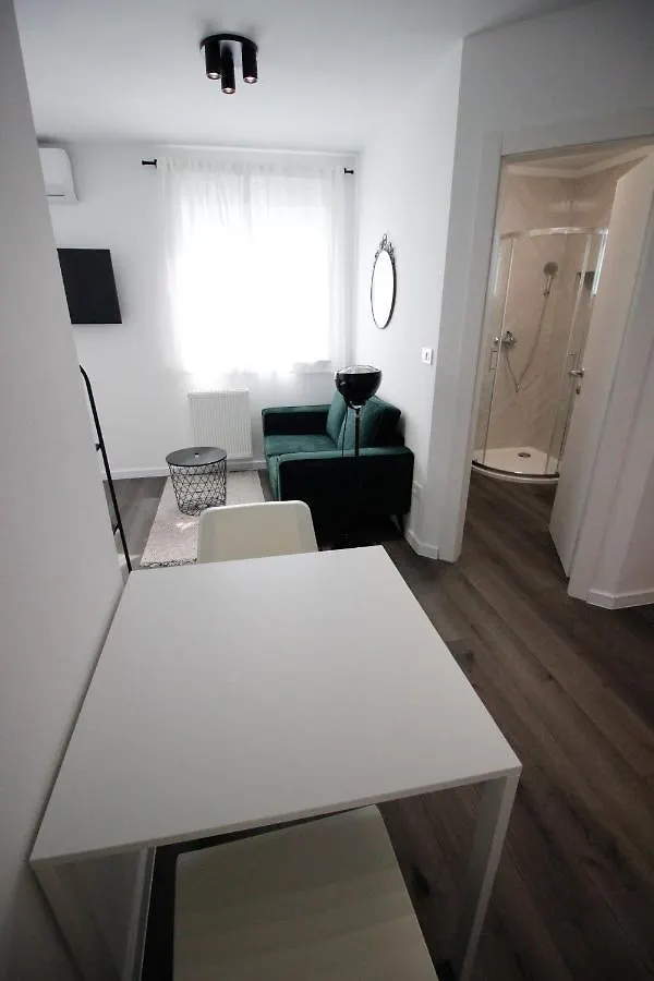 Studio Apartments N&D Omisalj
